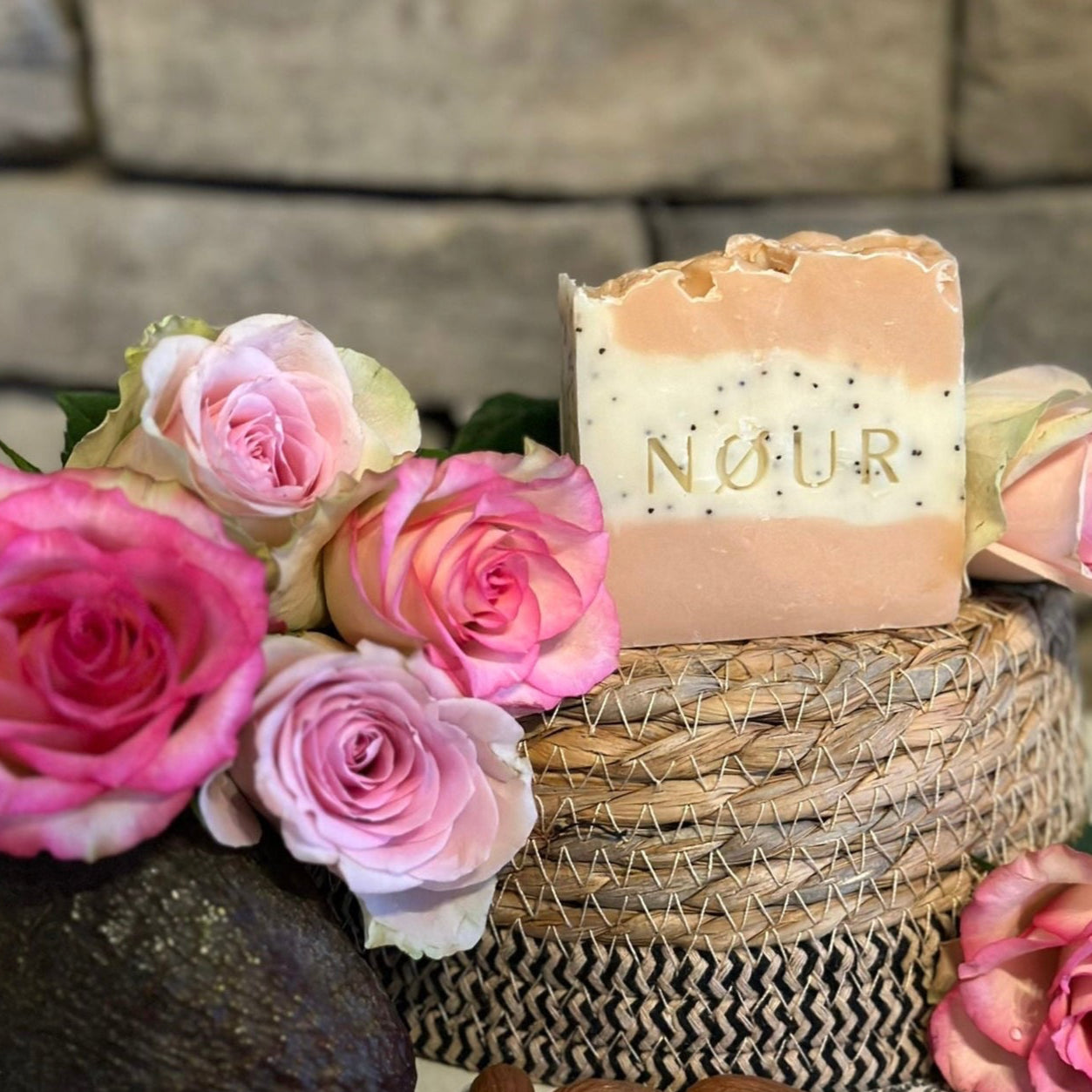 nour seife poppy rose peelingseife mit wildrosenduft