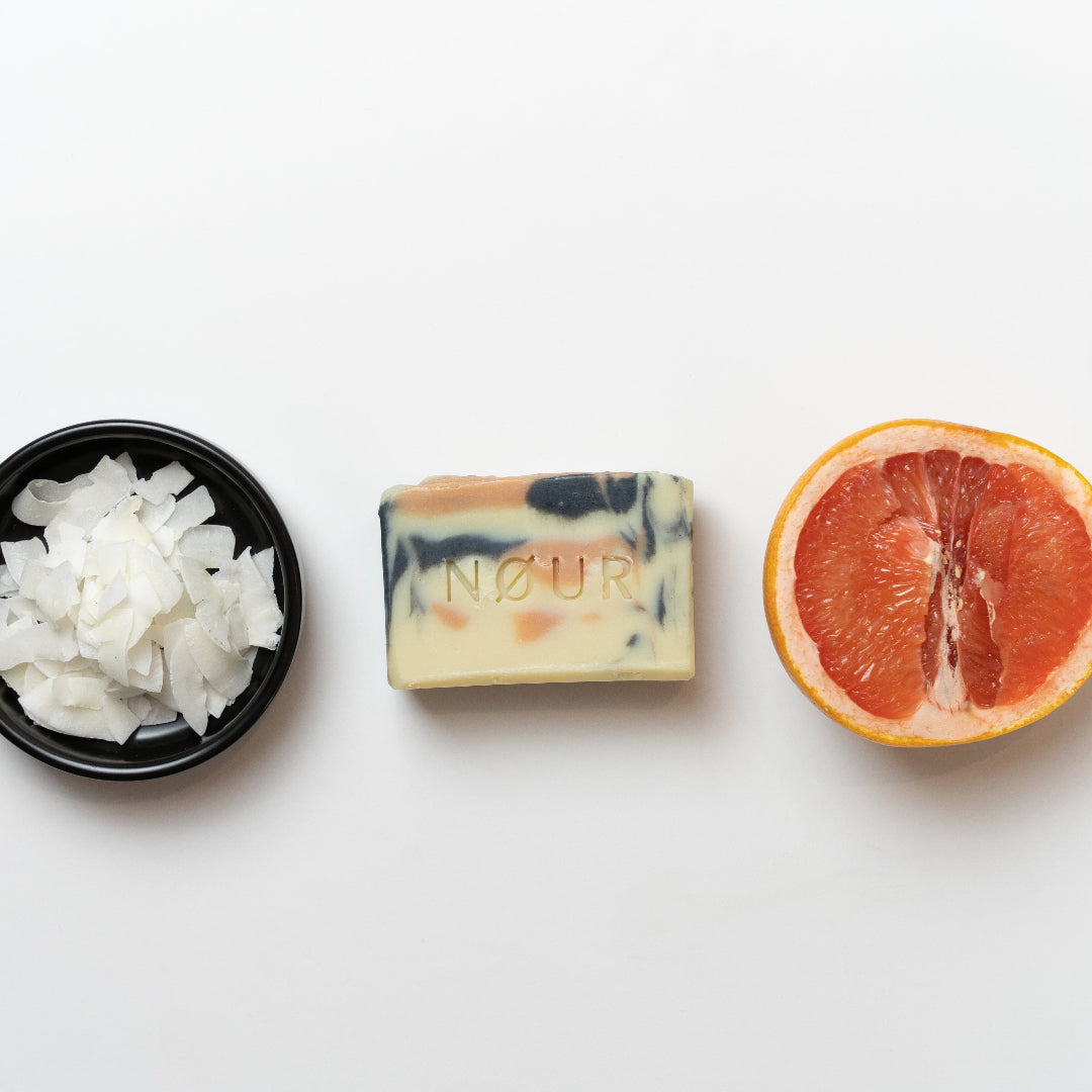 African Sun Naturseife Zutaten – Bio-Olivenöl, Avocadoöl und Zitrusfrüchte von NØUR