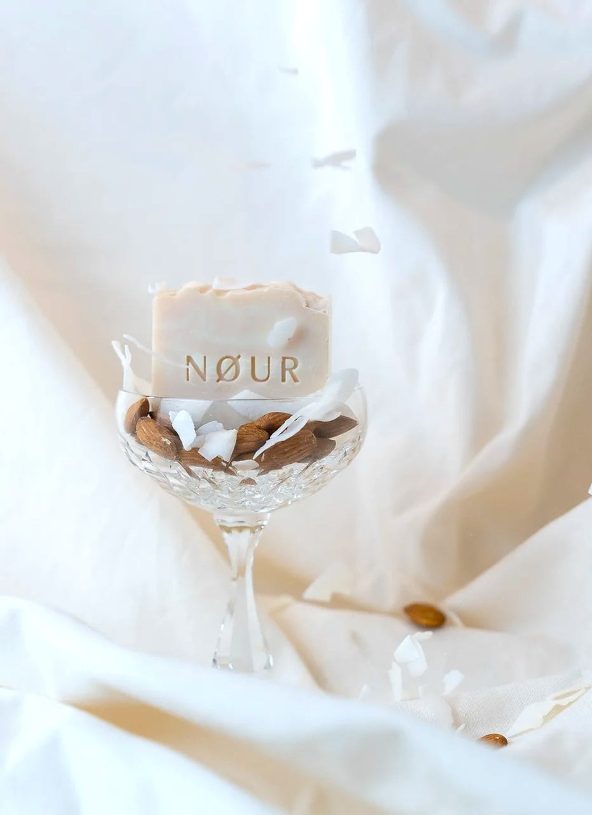 nour seife rosie naturseife hundert prozent biologische zusaetze, Rosenduft