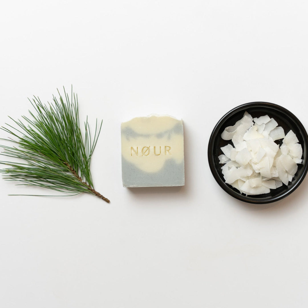 Cloud Naturseife Zutaten – Mangobutter, Aktivkohle und Kaolin von NØUR Seife Köln