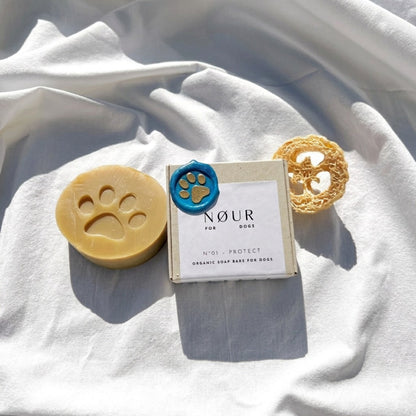 Handgemachte Hundeseife mit Niemöl und Hanföl, kaltgesiedet, 100 g, NØUR Seife mit Verpackung aus Graspapier-kompostierbar