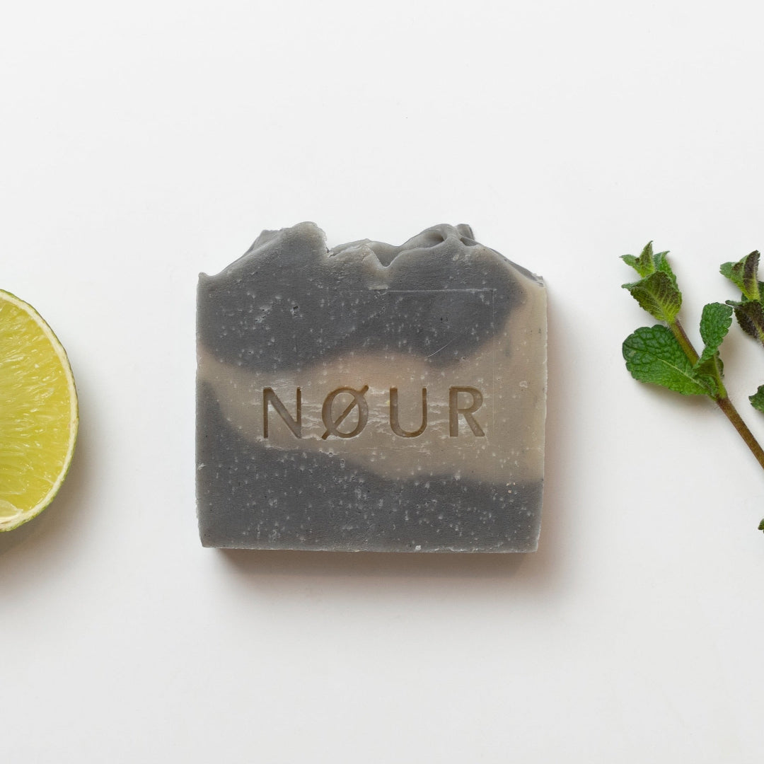 Shades of Grey Naturseife Zutaten – Kakaobutter, Reiskeimöl und Wacholder von NØUR