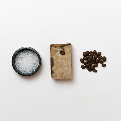 Kitchenette mit Kaffee und Salz