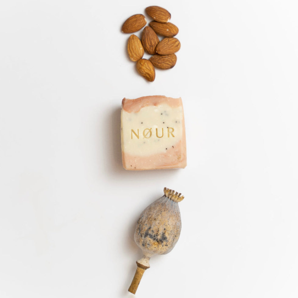 NØUR Seife, Poppy Rose, Bio-Seife, Naturseife, 100% natürliche Zusätze
